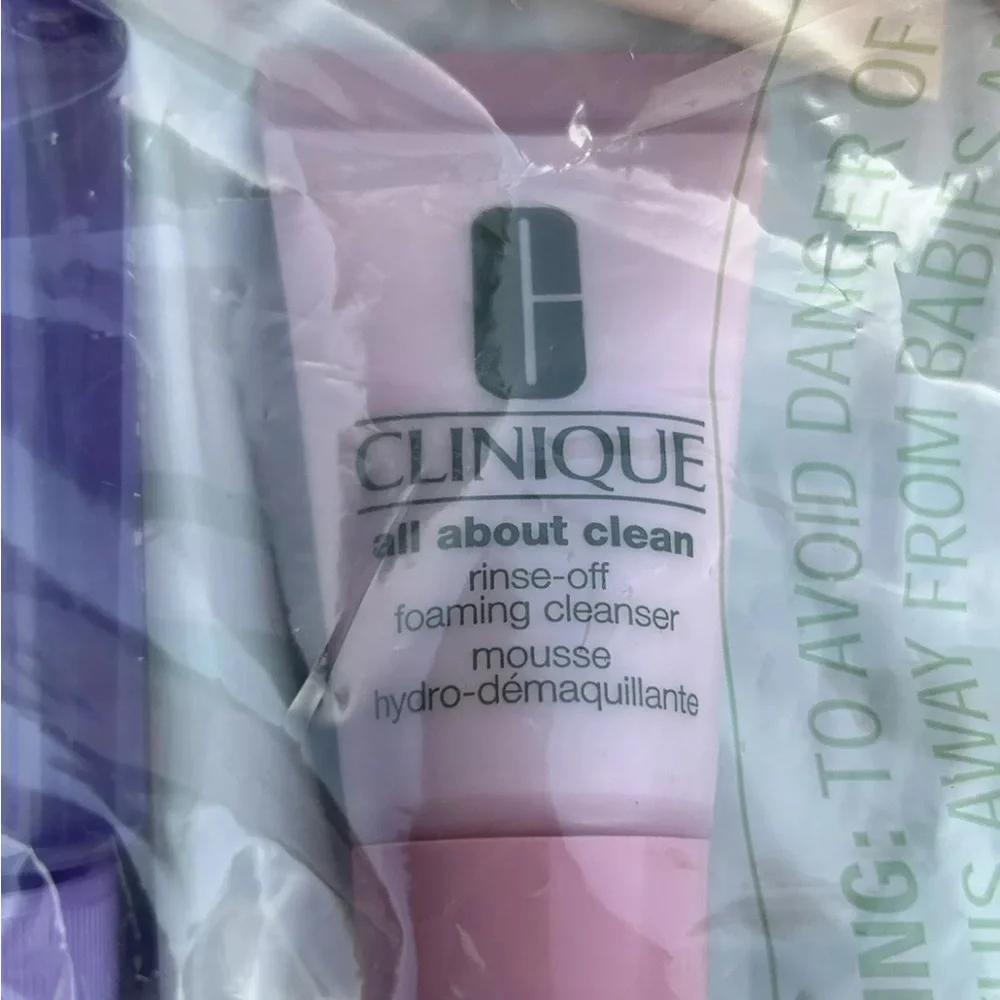 Clinique Gift Set: About Eyes, Clean, Moisture, Take Day Off, PLUS Magenta Lip - Picture 9 of 16